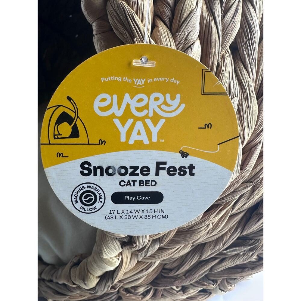 EveryYay Snooze Fest Woven Straw Cat Cave Bed Washable Pillow Novelty Ears NWT - Picture 5 of 6